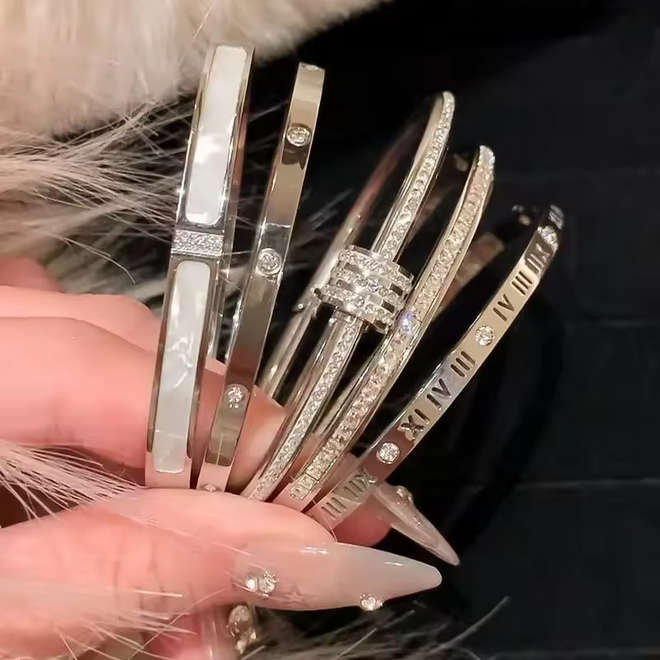 Pack 5 Brazaletes de Estilo Lujo 💎 Acero Inoxidable de Alta Calidad 🔥